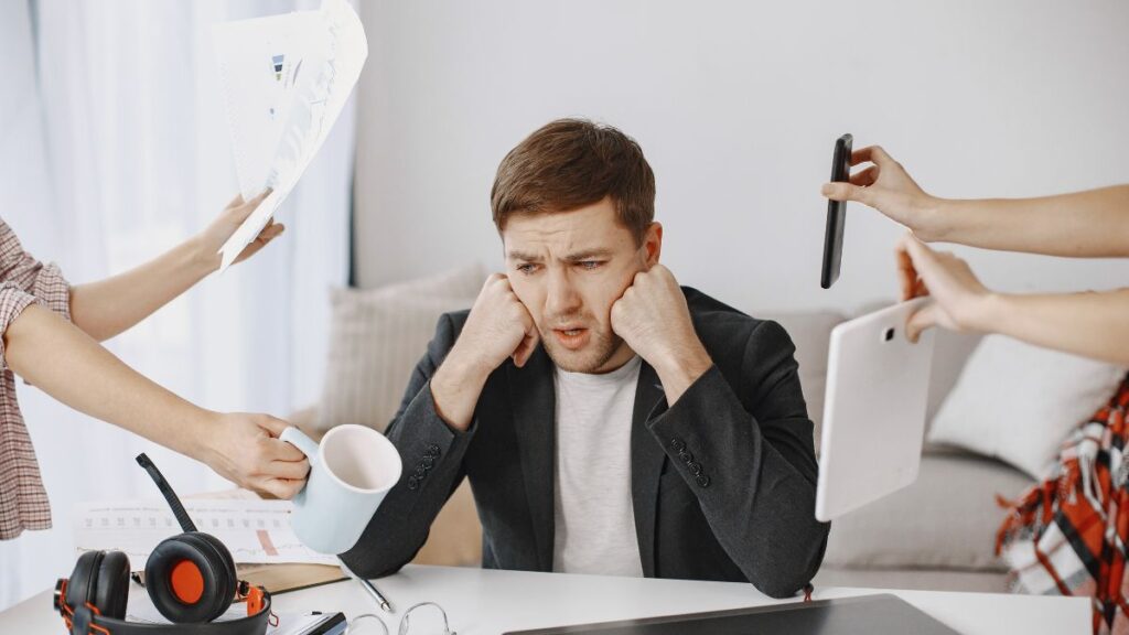 These 7 small habits are secretly destroying your manipulation skills